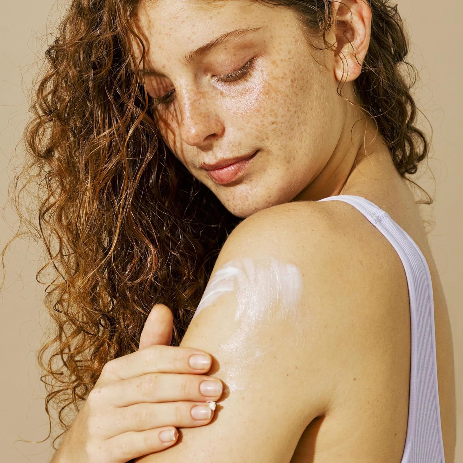 Revitalize Your Skin with Aveeno Sheer Hydration Daily Moisturizing Lotion – Fragrance-Free, Lightweight, and Fast-Absorbing for 24-Hour Hydration, 18 Fl. Oz