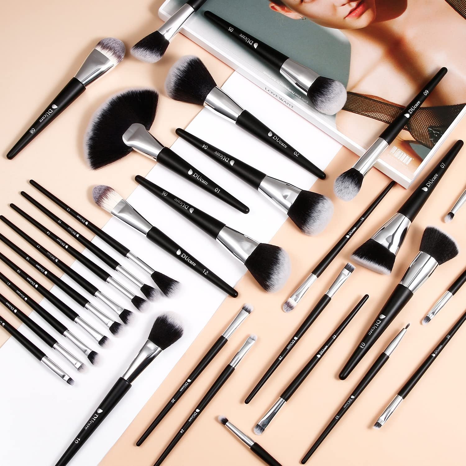 Ultimate 32-Piece Professional Makeup Brush Set for Flawless Face and Eye Application